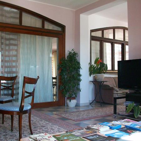 Residence Hotel La Commenda Монтефьясконе Экстерьер фото