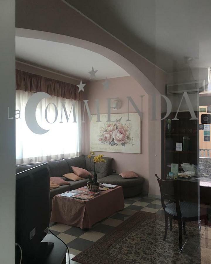Residence Hotel La Commenda Монтефьясконе Экстерьер фото